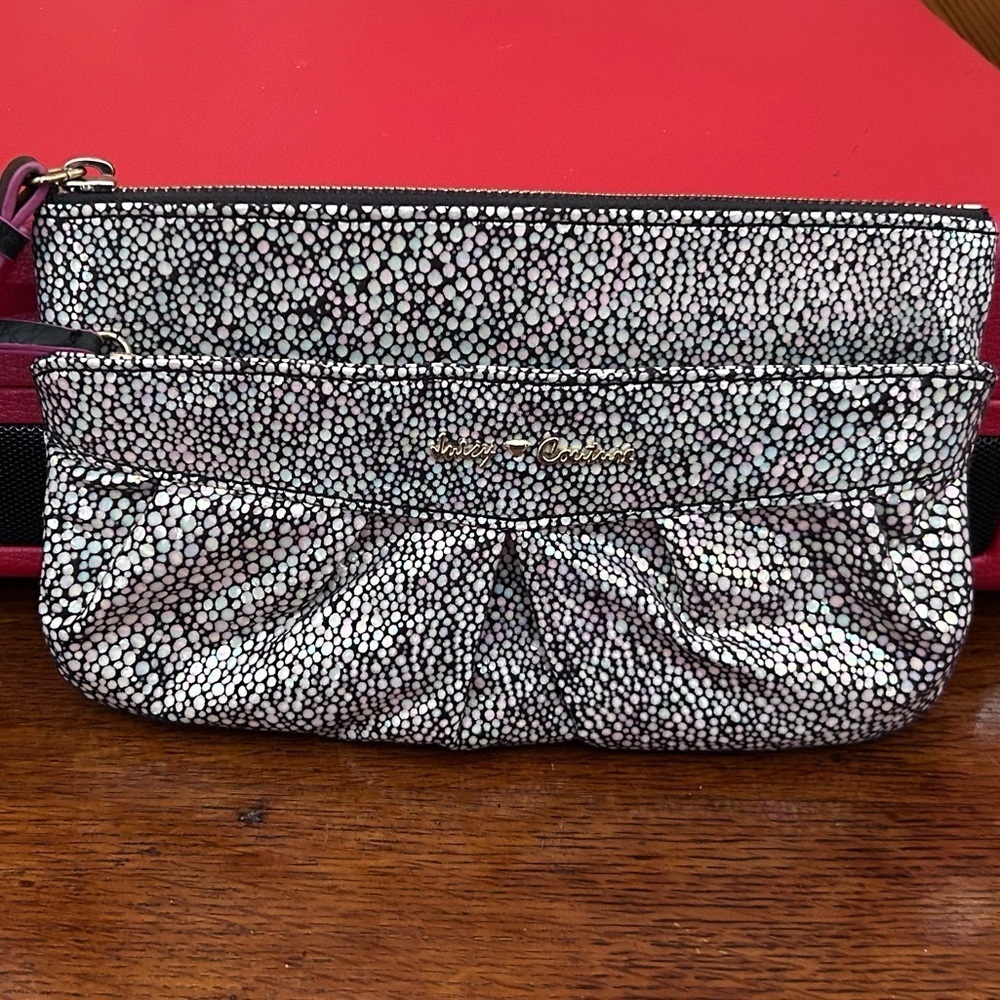 Juicy Couture wallet Wristlet handbag Holographic pretty fun going out purse